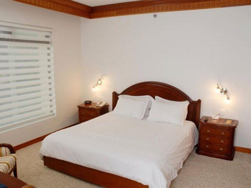 Nh Collection Bogota Royal Teleport Hotel Phòng bức ảnh